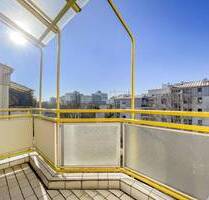 Sonnige 3-Zimmer-Wohnung mit zwei Bädern im Arabellapark! Kurzfristig verfügbar! - München Bogenhausen