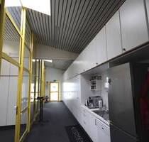 Großzügige Büro und Produktionsfläche - Landshut
