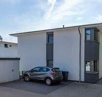 6665 - Neuwertige Doppelhaushälfte (Kfw-70) mit EBK in OldenburgOfenerdiek