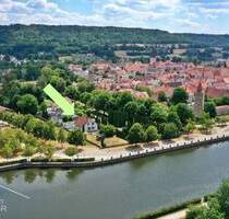 Unverbaubares Einfamilienhaus mit Doppelgarage in einmaliger Lage direkt am Main-Donau-Kanal - Berching