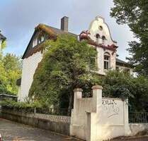 Flexibel nutzbares Zweifamilienhaus im Villenstil mit Wintergarten, BalkonLoggia und uneinsehbarem Garten in der Parkstraße mit Altlasten - Lüdenscheid