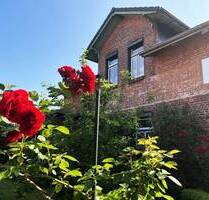Absolut zentral und doch für sich! Einfamilienhaus mit angebautem Gewerbeteil in Itzehoe