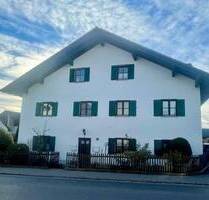 IDEAL für FAMILIEN! HAUS im HAUS! Große 4-ZIMMER-ETW auf 2 ETAGEN + GA + EBK - Rott