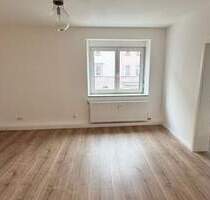 Nähe Sulzbacherstraße ! Helle renovierte 3-ZW, 73 m², neue EBK, 1. OG ohne Aufzug - Nürnberg Gärten b Wöhrd