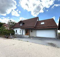 Großes Einfamilienhaus mit Garten u Garage * in Lauterhofen