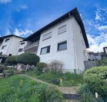 Traumhaftes 3 Familienhaus mit fantastischen Weitblick in Niederbiel - Solms
