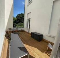 TOP in gepflegtem Stil-Altbau: 1-Zi-Appartment mit großer Terrasse in Bonn-Zentrum