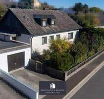 Familienidyll in Schnaittenbach: Architektenhaus mit Balkon, Terrasse und Einliegerwohnung