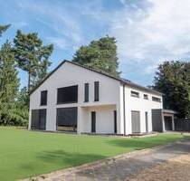 Luxuriöses Einfamilienhaus mit großem Grundstück - Karlsruhe Waldstadt