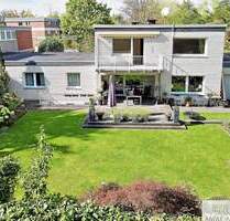 Großzügiges Mehrfamilienhaus in Düsseldorf-Hassels - vier Wohnungen, Garten & Potenzial - Düsseldorf Hassels