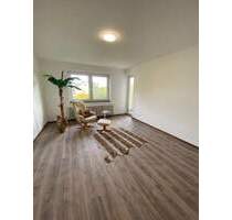 Bezaubernde kernsanierte 3 ZKB Wohnung mit schönem Balkon mit Blick ins Grüne - Königsbrunn