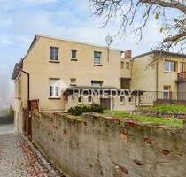Ideal geschnittene Wohnung mit Tageslichtbad, Gartenanteil & Stellplatz in 4 Parteienhaus - Mücheln