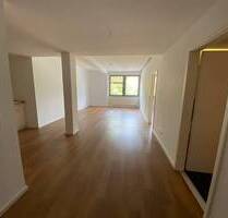 Erfurt* Karree am Südpark* helle 2 Zimmer-Wohnung* EBK*Bad mit Dusche und Wanne*
