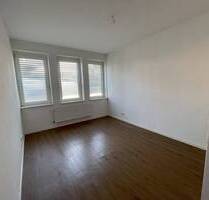 Nette 1-Zimmer-Wohnung DIREKT AN DER NIDDA [HMR-O05E03] - Frankfurt am Main Nied