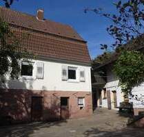 ***Wohnhaus mit einem Nebengebäude auf einem großen Grundstück in Schönnen*** - Erbach