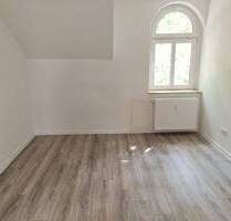 Renovierte 3-Zimmer-Wohnung im Dachgeschoss zu vermieten! 1 Nettokaltmiete frei (2. Monat) - Duisburg Marxloh