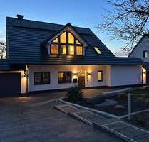 Traumhaus in Rechlin mit Hallenbad und 2 Einlieger-Ferienwohnungen