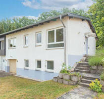 Geislautern - Freistehender Bungalow mit großem Garten und vielseitigem Raumangebot in ruhiger Wohnlage - Völklingen