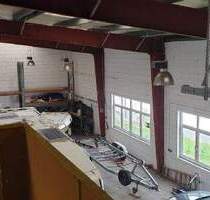 Hallen-Lager-Werkstatt; Stellplätze; Sozialraum mit DuscheWC; gut anfahrbar; ideal für Handwerker; - Höchberg