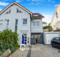 Großzügige 6-Zimmer-Wohnung in Schöneck mit Terasse und PKW-Stellplatz zur Vermietung