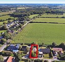 Grundstück, bebaut mit einem Lager-Werkstattgebäude sowie einer Garage - Sieverstedt