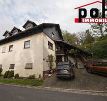 PREIS GESENKT! Großes Zweifamilienhaus mit viel Platz, in einem ruhigen Ortsteil von Bad Rodach!