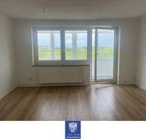 Gemütliche Wohnung mit großer Loggia! Bad und Küche mit Fenster! - Sörnewitz