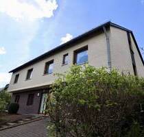 Großzügiges Zweifamilienwohnhaus mit Doppelgarage und Garten - Morbach