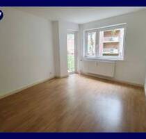 *Einziehen und Wohlfühlen* - 2 Zimmer-Wohnung mit Balkon + EBK + Vinyl-Design-Boden - Kiel Pries