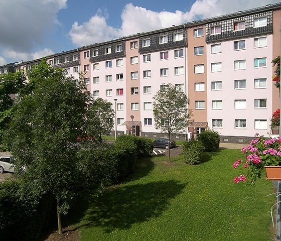 Schöne 2-RW mit Balkon und Blick in´s Grüne! - Heidenau