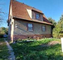 6 Zimmer, Küche, 2 Bäder, komplett Unterkellert, Ausbaureserve Spitzboden, Terrasse, GarageWerkstatt im Alleinauftrag ! - Schulzendorf