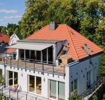 Top-Wohnung mit Seeblick in Wandlitz - Einbauküche, Fußbodenheizung, zwei Bäder, Kamin, Dachterrasse