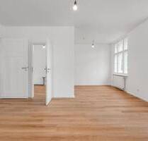 Frisch sanierte 2-Zimmer-Wohnung mit Balkon in Toplage von Hennigsdorf - Erstbezug