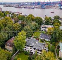 Erstbezug nach Sanierung - Penthouse mit Dachterasse und Pool - Hamburg Othmarschen