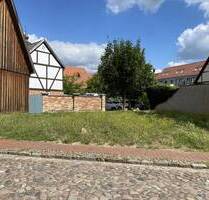 Mut zur (Bau-) Lücke: lauschiges Baugrundstück inmitten Malchins Innenstadt (ca. 250 m zum Markt)