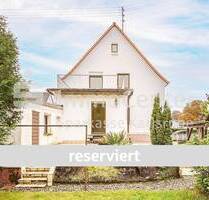 Wohnen im Grünen: Charmantes Wohnhaus mit Garten und Dachterrasse in Knielingen - Karlsruhe / Knielingen