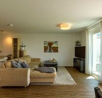 Erdgeschoss mit Terrasse und Garten: komfortable 3,5-Zimmer-Wohnung in Unterensingen