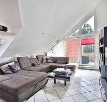 Großzügige Dachgeschosswohnung mit Balkon, Kamin und zwei Stellplätzen - Filderstadt Plattenhardt
