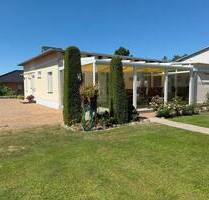 Perle unweit vom Haffbad Ueckermünde Charmantes und liebevoll angelegtes Grundstück mit einem hochwertigem EFH im Bungalowstil, einem Nebengebäude mit - Eggesin Hoppenwalde