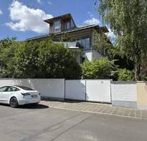 Einmalige exklusive Gartenwohnung mit Gästehäuschen in den Stadtvillen am Luitpoldhain - Nürnberg Guntherstraße