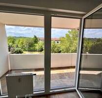 Freie-neu Renovierte 3-Zimmerwohnung mit großen Balkon & TG in 97076 Würzburg Lengfeld