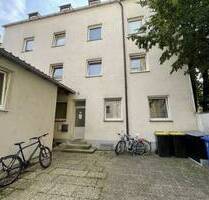 Partizipieren Sie an der aufstrebenden Entwicklung in unmittelbarer Nähe von The Q: gepflegtes MFH mit 10 Wohnungen - Nürnberg Eberhardshof