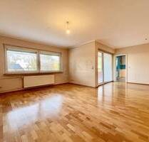 KRIFTEL: GROSSZUEGIGE 3 ZIMMER WOHNUNG MIT SW-BALKON, KELLER, STELLPLATZ