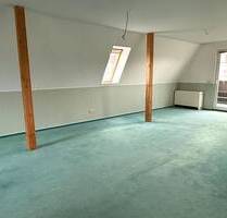 Kleines Juwel in Merseburg - Einraum Dachgeschosswohnung mit Balkon + Garten