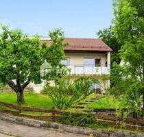Großzügiges EFH mit ELW, fortlaufend saniert, mit Aussicht, Garage & Stellplatz in ruhiger Lage - Aichwald Aichelberg