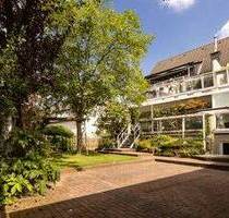 Mehrfamilienhaus-Ensemble aus zwei top gepflegten 3- und 5- Parteienhäusern mit viel Potential und Grundstücksreserve! - Düsseldorf