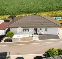 Wohnglück auf einer Ebene: Moderner Bungalow mit 5 Zimmern, Charme & Komfort - Aidenbach