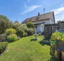 Gepflegtes Einfamilienhaus mit Einliegerwohnung, auf großem Grundstück in Kelheim, zu verkaufen.