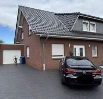 Gepflegte Doppelhaushälfte mit Garten, Garage und ausgebautem Dachboden - Nahe Wolfsburg - Calberlah