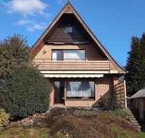 Großes familiengerechtes Einfamilienhaus mit Vollkeller in Hamburg-Farmsen auf großem Grundstück